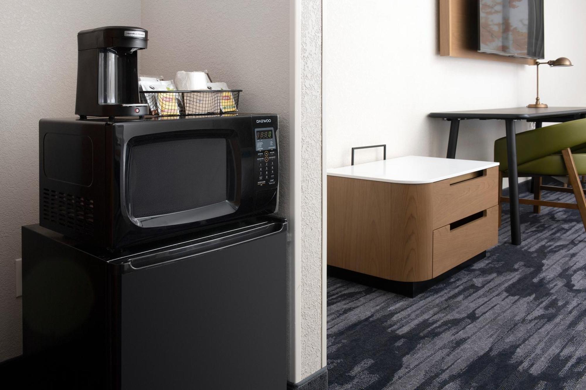Fairfield Inn & Suites By Marriott Alexandria West/Mark Center Zewnętrze zdjęcie
