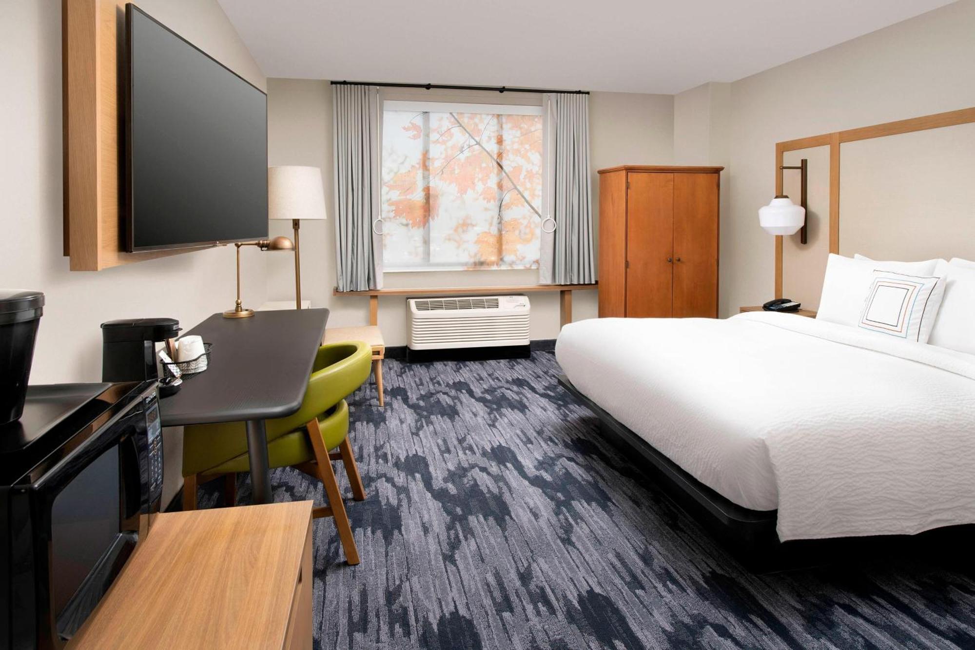Fairfield Inn & Suites By Marriott Alexandria West/Mark Center Zewnętrze zdjęcie