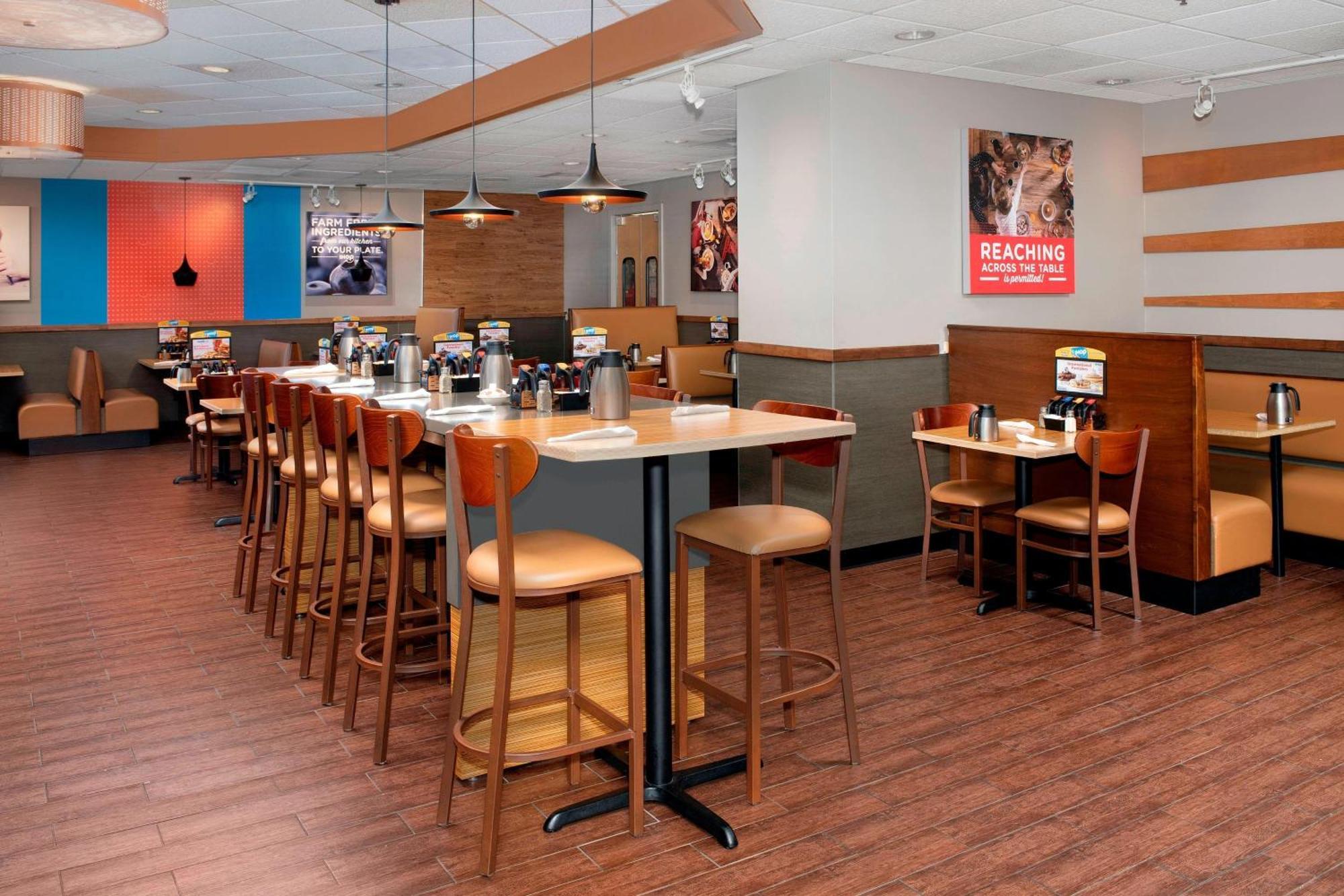 Fairfield Inn & Suites By Marriott Alexandria West/Mark Center Zewnętrze zdjęcie
