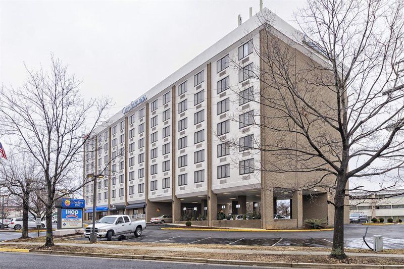 Fairfield Inn & Suites By Marriott Alexandria West/Mark Center Zewnętrze zdjęcie