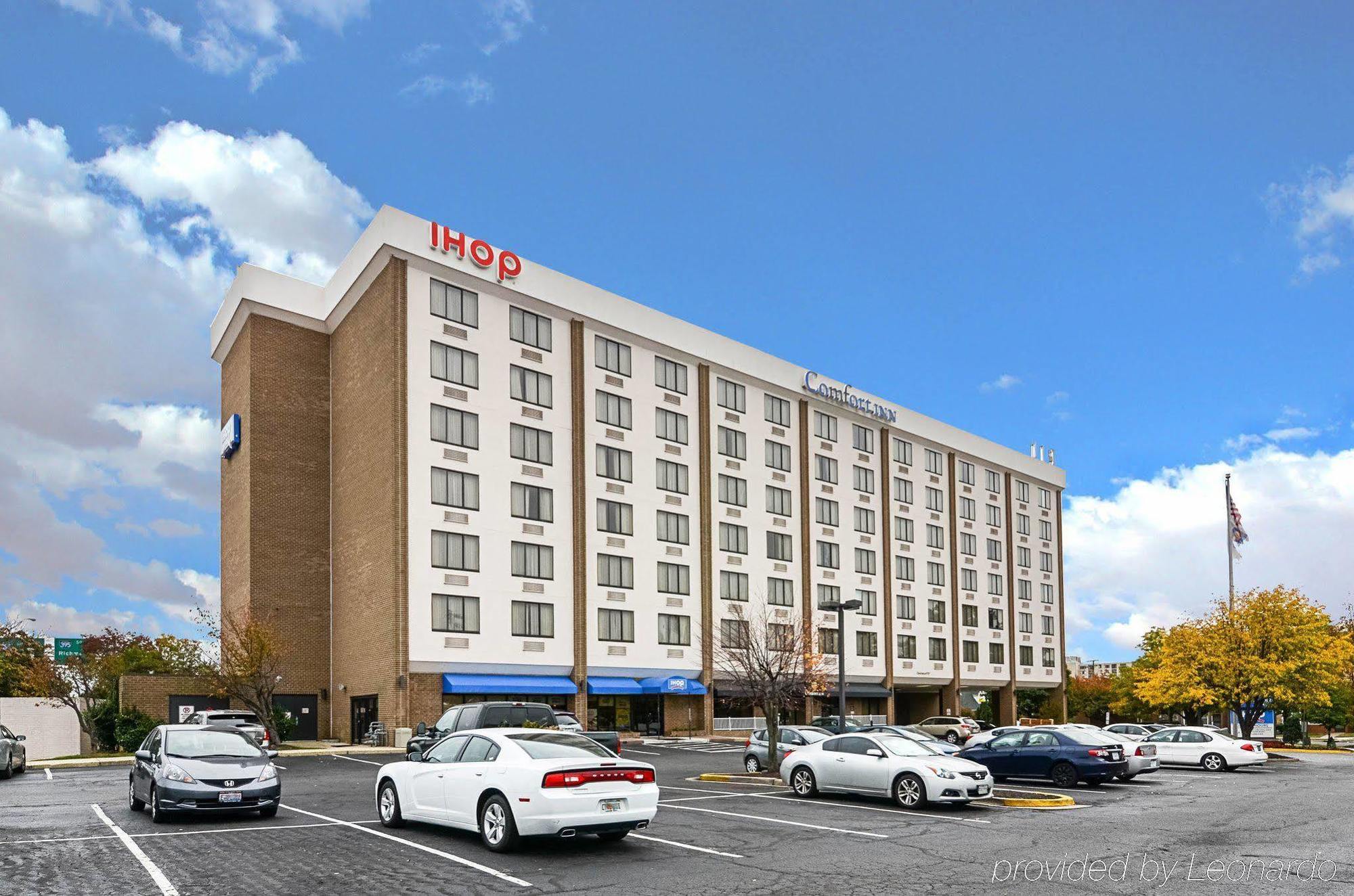 Fairfield Inn & Suites By Marriott Alexandria West/Mark Center Zewnętrze zdjęcie