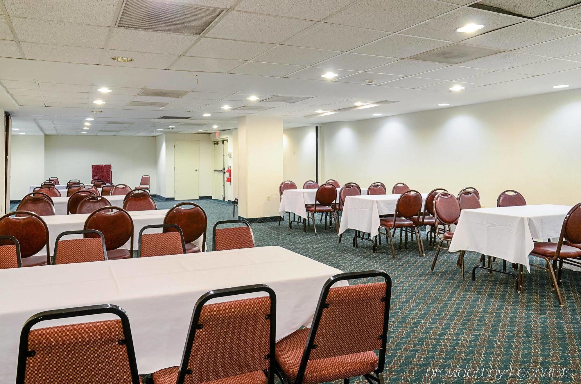 Fairfield Inn & Suites By Marriott Alexandria West/Mark Center Zewnętrze zdjęcie